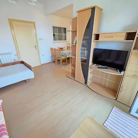 Appartement In 5385 Crikvenica